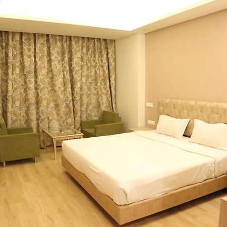 Palette Hotel Nisarga By Sunday Bhopal Exterior foto