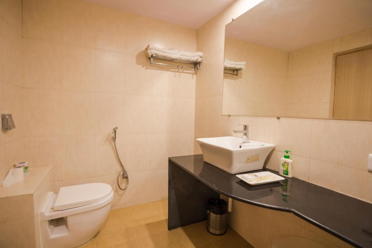 Palette Hotel Nisarga By Sunday Bhopal Exterior foto